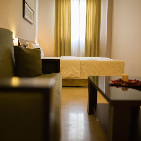 Sanlúcar la Mayor Hostal Albero By Eme Hoteles מראה חיצוני תמונה