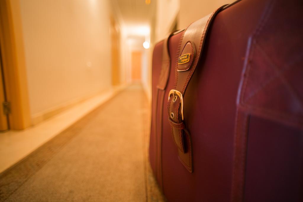Sanlúcar la Mayor Hostal Albero By Eme Hoteles מראה חיצוני תמונה