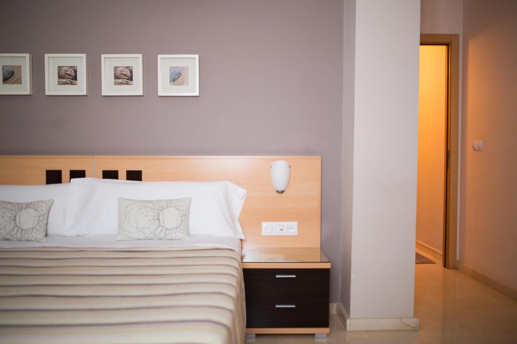 Sanlúcar la Mayor Hostal Albero By Eme Hoteles מראה חיצוני תמונה